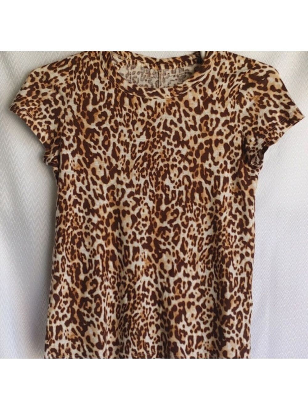 Banana Republic Leopard Print Women's Tee size Small - Picture 3 of 12